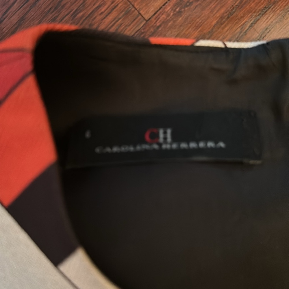 Carolina Herrera Euc Geometric Patterned Sleevele… - image 3